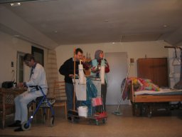 Theater 2003 - Dreistes Stück im Greisenglück